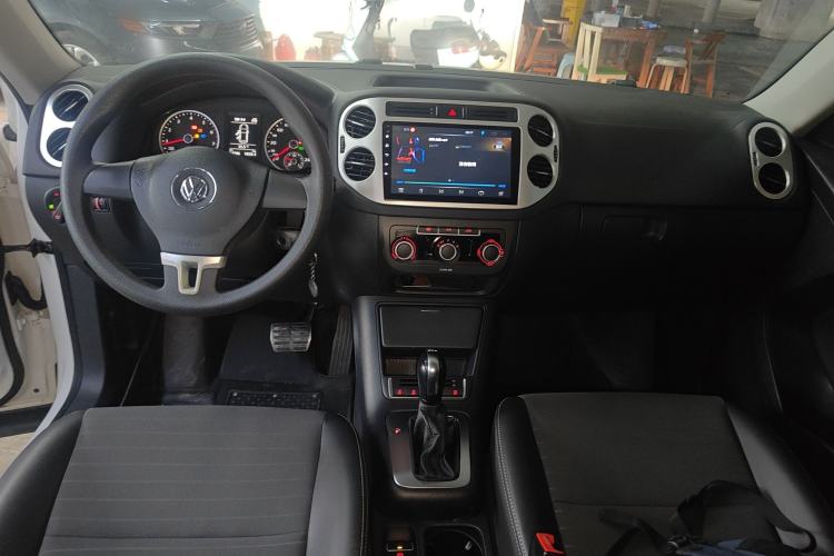 Used Volkswagen Tiguan 2016 280TSI Automatic Two-Wheel-Drive Silk Road Style Edition Center Console