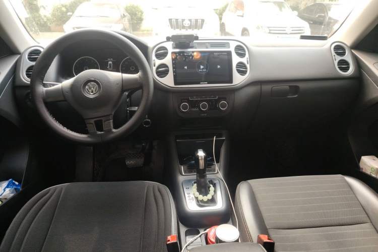 Used Volkswagen Tiguan 2016 280TSI Automatic Two-Wheel-Drive Silk Road Style Edition Center Console