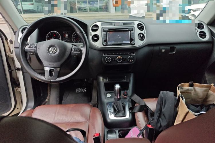Used Volkswagen Tiguan 2016 300TSI Automatic All-Wheel Drive Luxury Edition Center Console