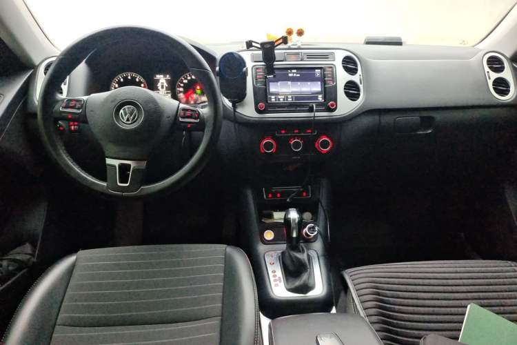 Used Volkswagen Tiguan 2016 280TSI Automatic Two-Wheel-Drive Silk Road Style Edition Center Console
