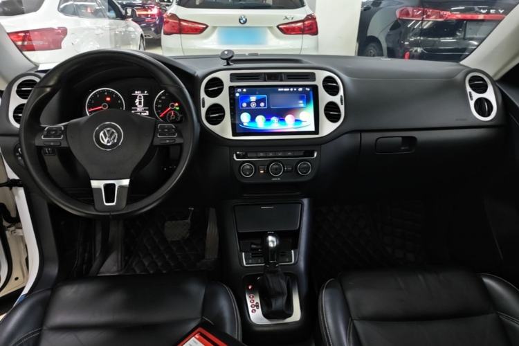 Used Volkswagen Tiguan 2016 280TSI Automatic Two-Wheel Drive Silk Road Comfort Edition Center Console
