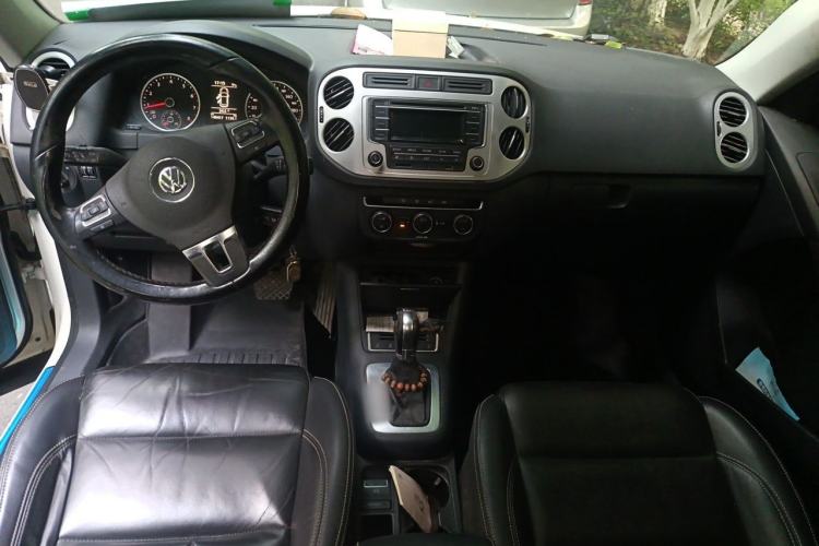 Used Volkswagen Tiguan 2016 280TSI Automatic Two-Wheel Drive Silk Road Comfort Edition Center Console
