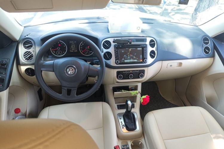 Used Volkswagen Tiguan 2016 300TSI Automatic Two-Wheel Drive Trend Edition Center Console