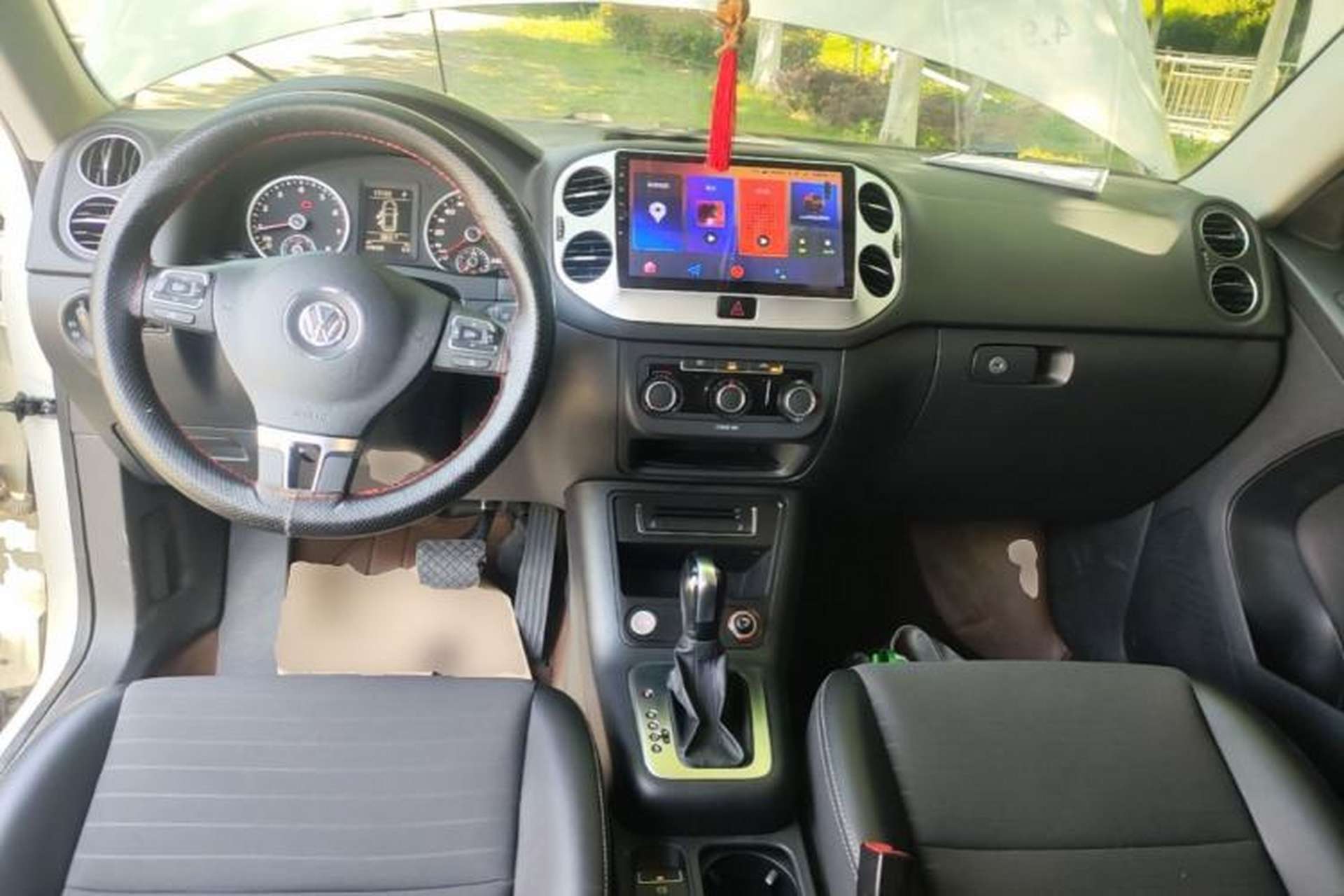Used Volkswagen Tiguan 2016 300TSI Automatic Two-Wheel Drive Trend Edition Center Console