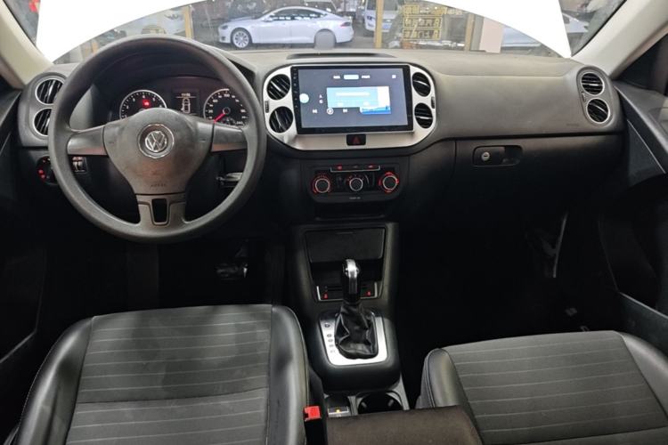 Used Volkswagen Tiguan 2016 300TSI Automatic Two-Wheel Drive Trend Edition Center Console