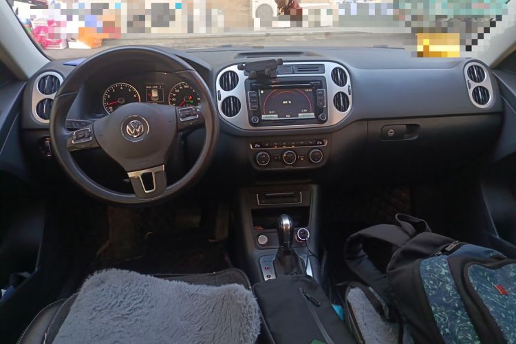 Used Volkswagen Tiguan 2016 300TSI Automatic All-Wheel Drive Luxury Edition Center Console