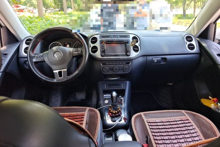 Used Volkswagen Tiguan 2016 300TSI Automatic Two-Wheel Drive Luxury Edition Center Console