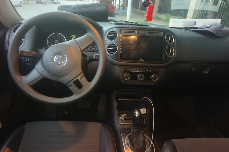 Used Volkswagen Tiguan 2016 300TSI Automatic Two-Wheel Drive Trend Edition Center Console