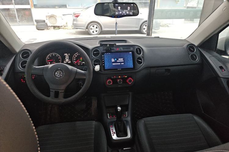 Used Volkswagen Tiguan 2016 280TSI Automatic Two-Wheel-Drive Silk Road Style Edition Center Console