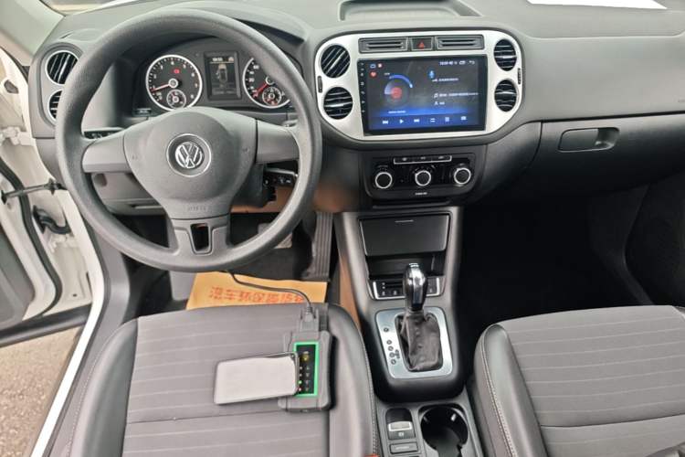 Used Volkswagen Tiguan 2016 280TSI Automatic Two-Wheel-Drive Silk Road Style Edition Center Console