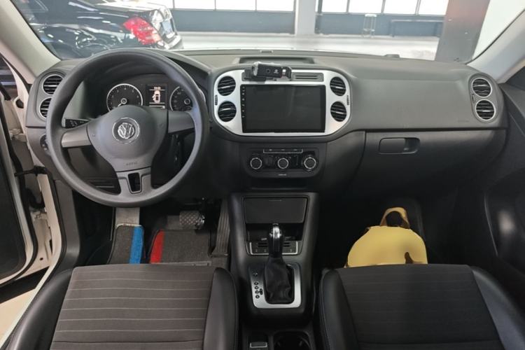 Used Volkswagen Tiguan 2016 280TSI Automatic Two-Wheel-Drive Silk Road Style Edition Center Console