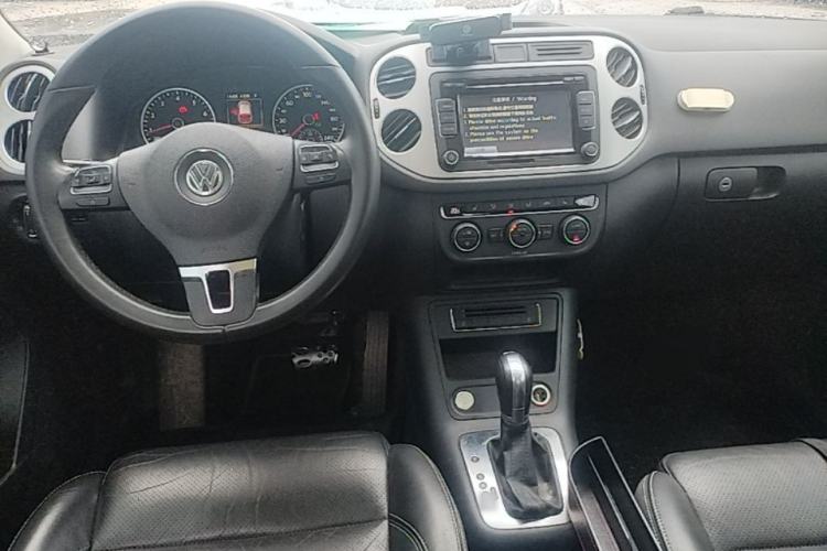 Used Volkswagen Tiguan 2016 300TSI Automatic Two-Wheel Drive Luxury Edition Center Console