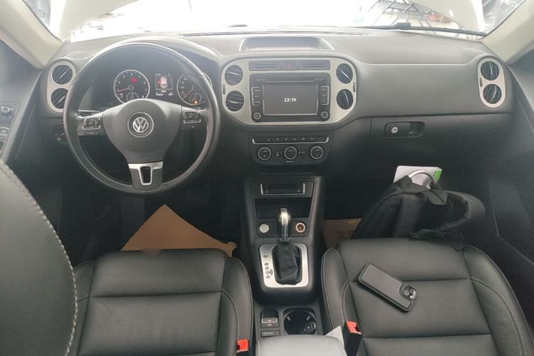 Used Volkswagen Tiguan 2016 300TSI Automatic Two-Wheel Drive Luxury Edition Center Console