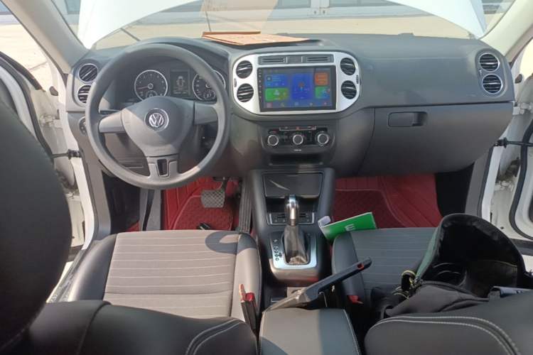 Used Volkswagen Tiguan 2016 280TSI Automatic Two-Wheel-Drive Silk Road Style Edition Center Console