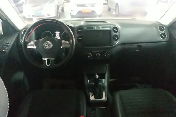 Used Volkswagen Tiguan 2016 280TSI Automatic Two-Wheel-Drive Silk Road Style Edition Center Console