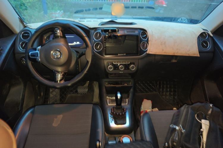 Used Volkswagen Tiguan 2016 280TSI Automatic Two-Wheel-Drive Silk Road Style Edition Center Console