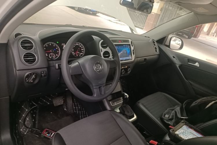 Used Volkswagen Tiguan 2016 280TSI Automatic Two-Wheel-Drive Silk Road Style Edition Center Console
