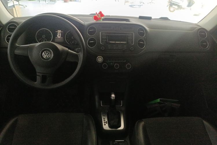 Used Volkswagen Tiguan 2016 280TSI Automatic Two-Wheel-Drive Silk Road Style Edition Center Console