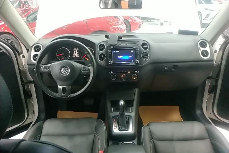 Used Volkswagen Tiguan 2016 300TSI Automatic Two-Wheel Drive Comfort Edition Center Console
