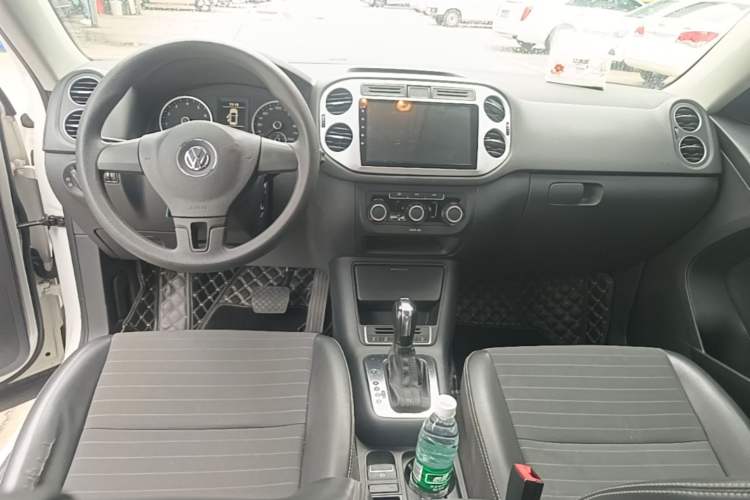 Used Volkswagen Tiguan 2016 280TSI Automatic Two-Wheel-Drive Silk Road Style Edition Center Console