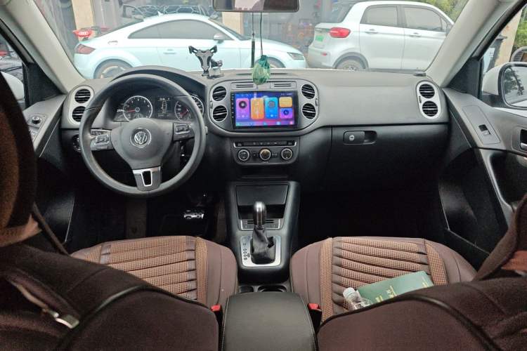 Used Volkswagen Tiguan 2016 300TSI Automatic Two-Wheel Drive Comfort Edition Center Console