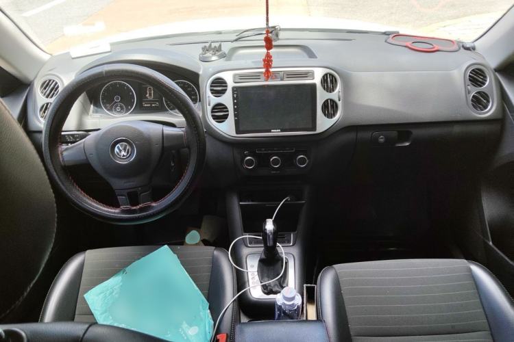 Used Volkswagen Tiguan 2016 300TSI Automatic Two-Wheel Drive Trend Edition Center Console