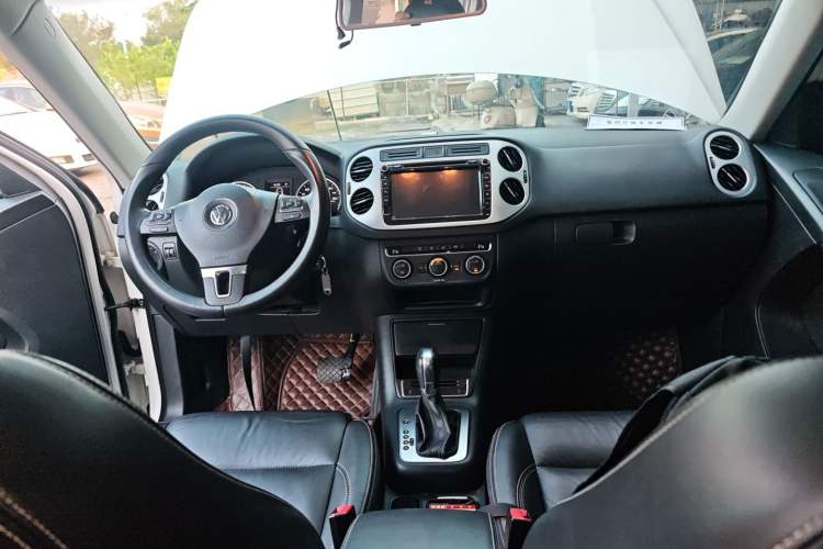 Used Volkswagen Tiguan 2016 300TSI Automatic Two-Wheel Drive Comfort Edition Center Console