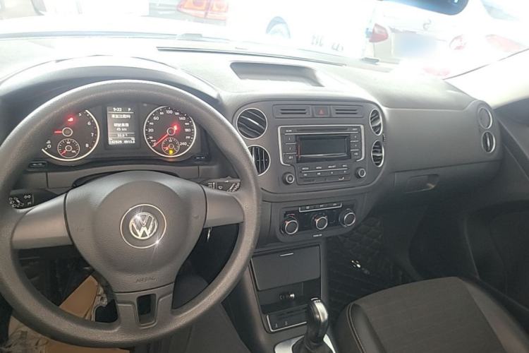 Used Volkswagen Tiguan 2016 280TSI Automatic Two-Wheel-Drive Silk Road Style Edition Center Console