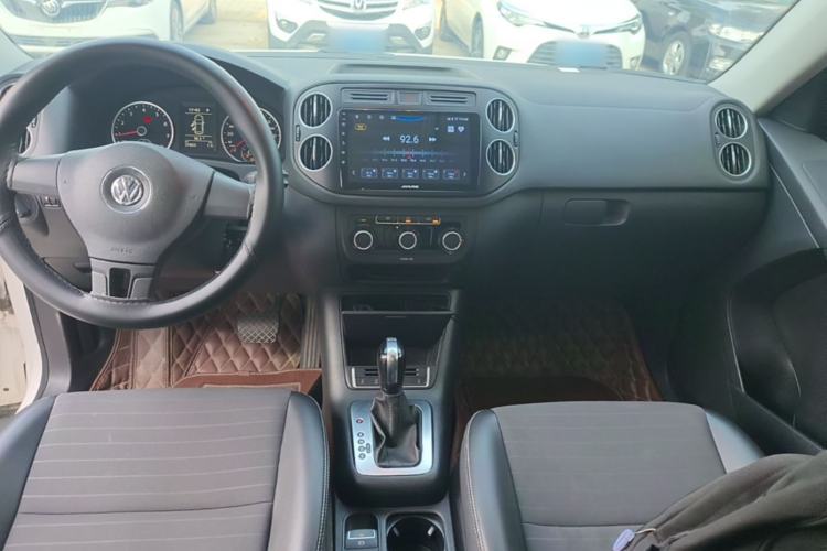 Used Volkswagen Tiguan 2016 280TSI Automatic Two-Wheel-Drive Silk Road Style Edition Center Console