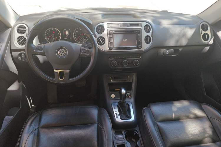 Used Volkswagen Tiguan 2016 300TSI Automatic Two-Wheel Drive Luxury Edition Center Console