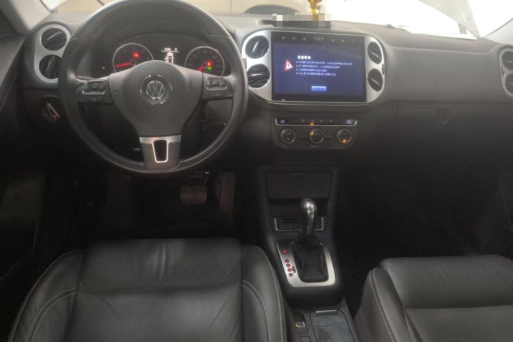 Used Volkswagen Tiguan 2016 280TSI Automatic Two-Wheel Drive Silk Road Comfort Edition Center Console