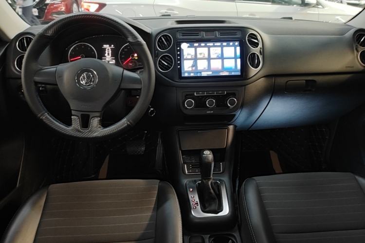 Used Volkswagen Tiguan 2016 280TSI Automatic Two-Wheel-Drive Silk Road Style Edition Center Console
