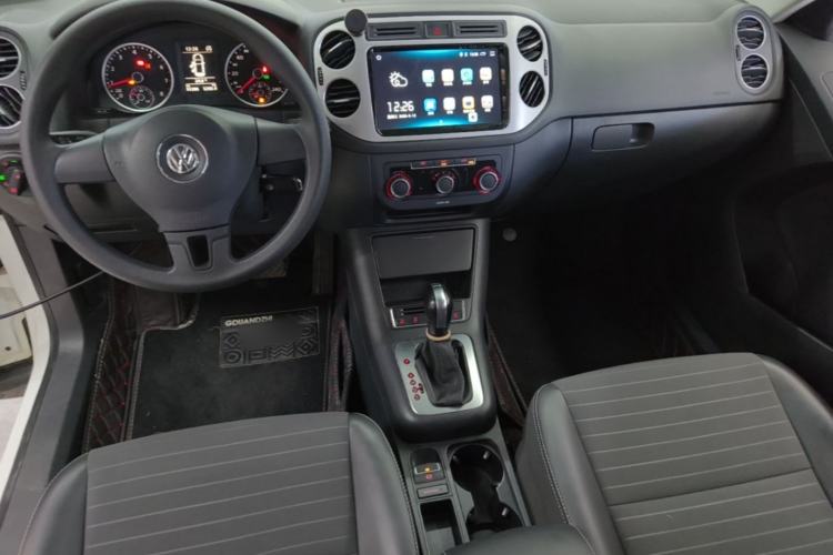 Used Volkswagen Tiguan 2016 280TSI Automatic Two-Wheel-Drive Silk Road Style Edition Center Console