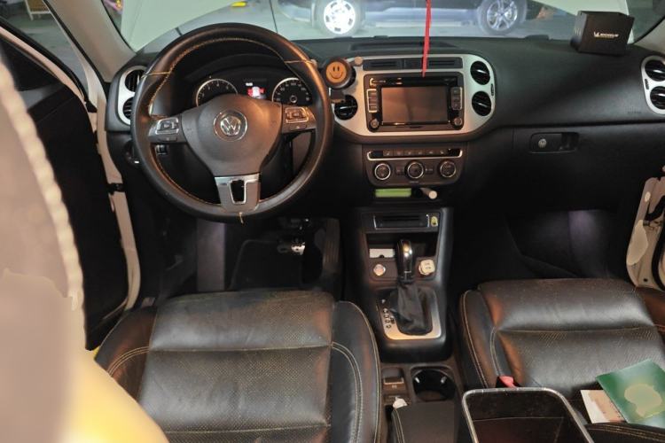 Used Volkswagen Tiguan 2016 300TSI Automatic Two-Wheel Drive Luxury Edition Center Console