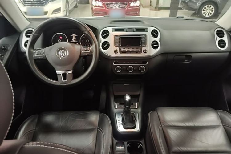 Used Volkswagen Tiguan 2016 280TSI Automatic Two-Wheel Drive Silk Road Comfort Edition Center Console