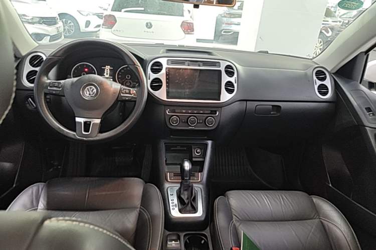 Used Volkswagen Tiguan 2016 300TSI Automatic Two-Wheel Drive Comfort Edition Center Console