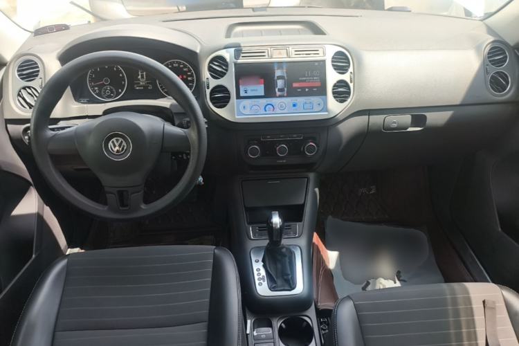 Used Volkswagen Tiguan 2016 300TSI Automatic Two-Wheel Drive Trend Edition Center Console