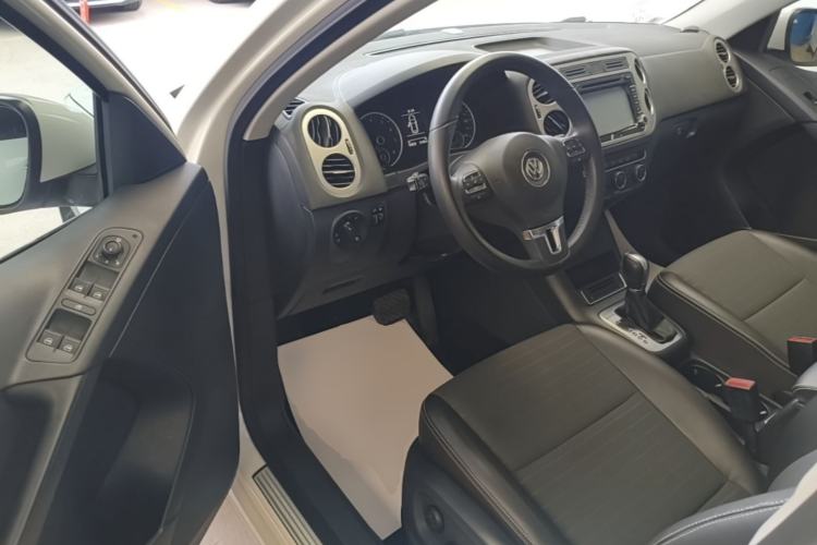 Used Volkswagen Tiguan 2016 300TSI Automatic All-Wheel Drive Fashion Vision Edition Driver Seat
