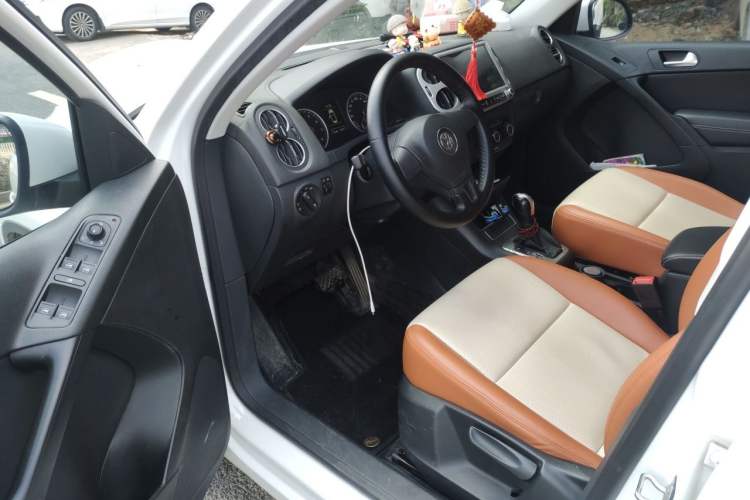 Used Volkswagen Tiguan 2016 280TSI Automatic Two-Wheel-Drive Silk Road Style Edition Driver Seat