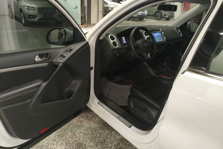 Used Volkswagen Tiguan 2016 280TSI Automatic Two-Wheel Drive Silk Road Comfort Edition Driver Seat