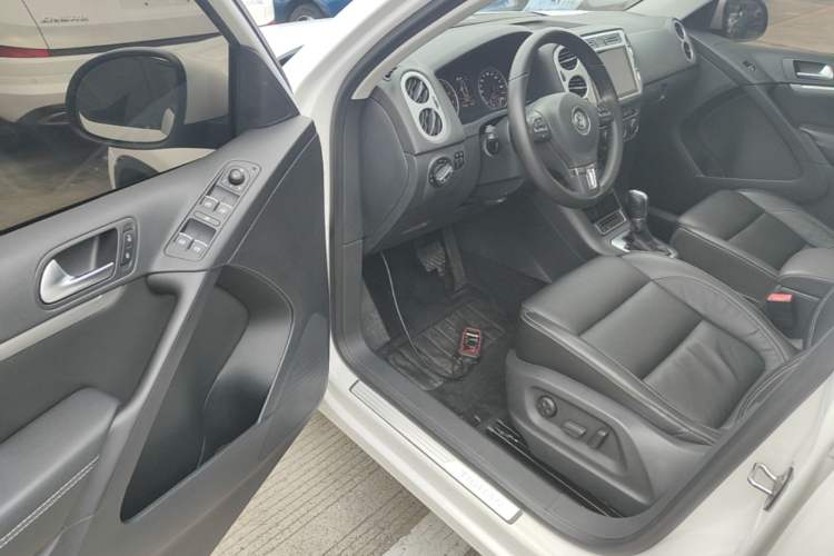 Used Volkswagen Tiguan 2016 280TSI Automatic Two-Wheel Drive Silk Road Comfort Edition Driver Seat