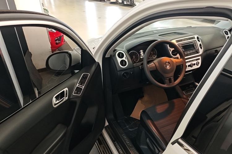 Used Volkswagen Tiguan 2016 280TSI Automatic Two-Wheel-Drive Silk Road Style Edition Driver Seat