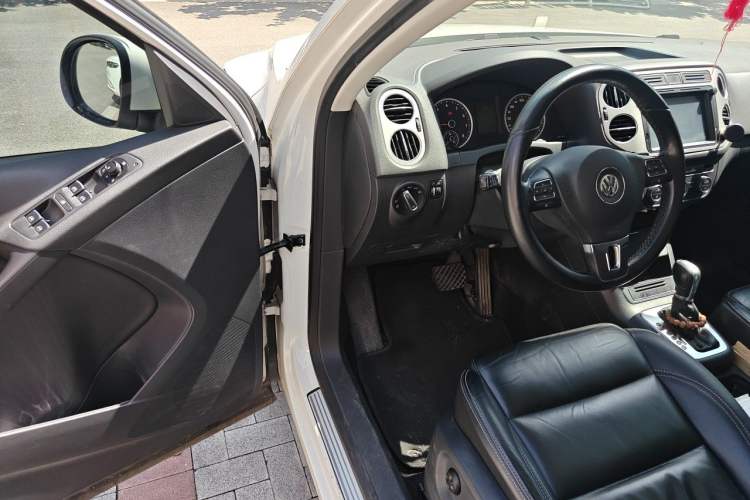 Used Volkswagen Tiguan 2016 280TSI Automatic Two-Wheel Drive Silk Road Comfort Edition Driver Seat