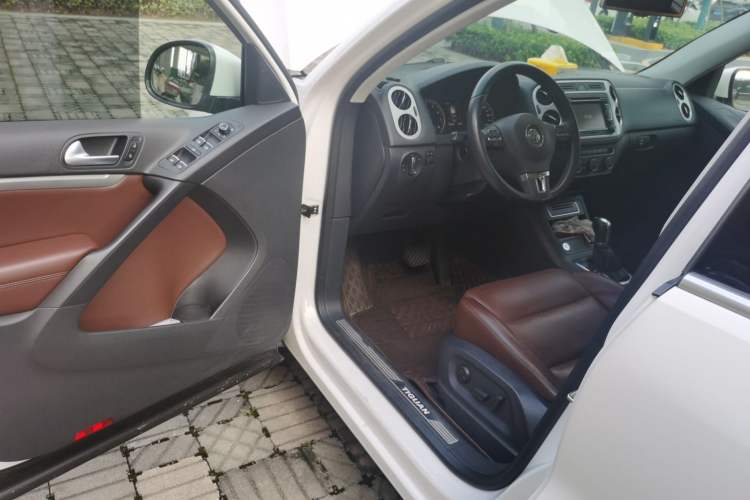 Used Volkswagen Tiguan 2016 300TSI Automatic All-Wheel Drive Luxury Edition Driver Seat