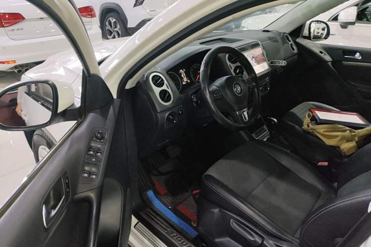 Used Volkswagen Tiguan 2016 300TSI Automatic All-Wheel Drive Fashion Vision Edition Driver Seat