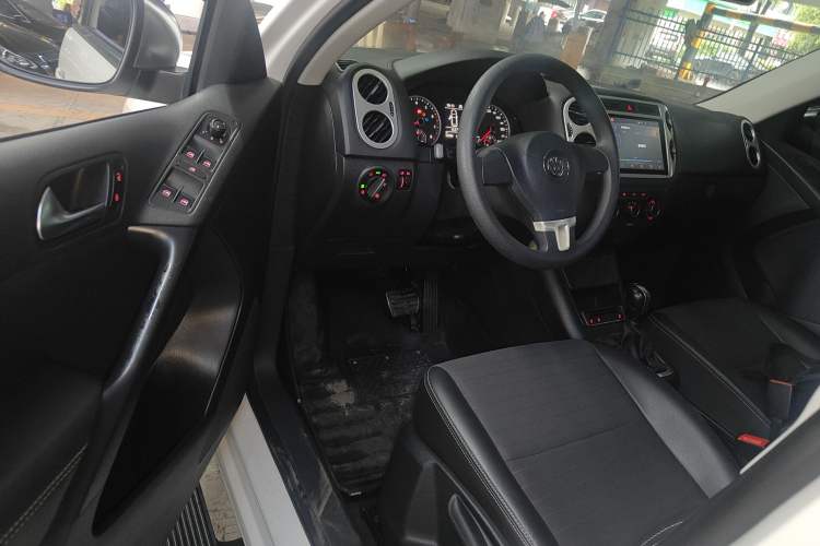 Used Volkswagen Tiguan 2016 280TSI Automatic Two-Wheel-Drive Silk Road Style Edition Driver Seat