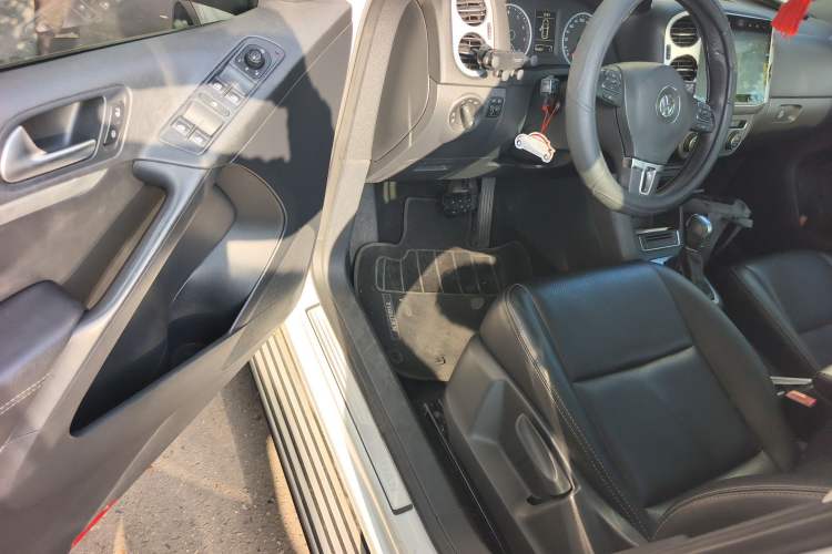 Used Volkswagen Tiguan 2016 300TSI Automatic All-Wheel Drive Fashion Vision Edition Driver Seat