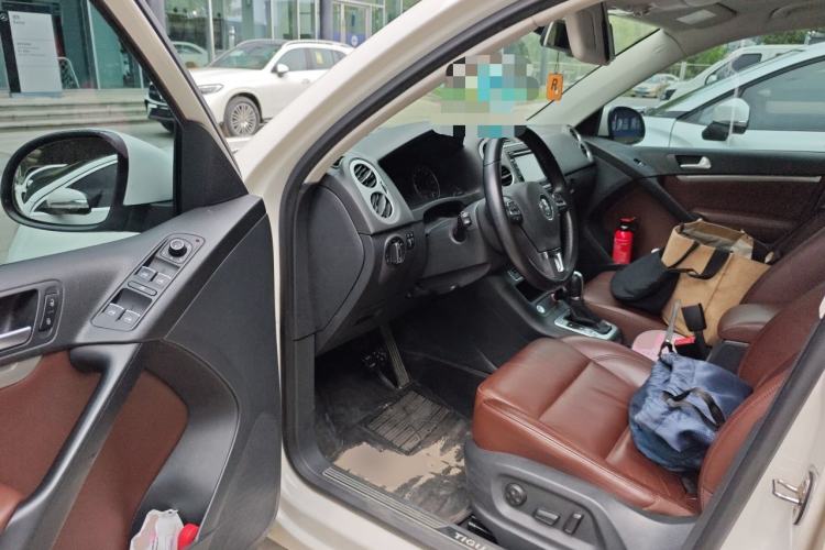 Used Volkswagen Tiguan 2016 300TSI Automatic All-Wheel Drive Luxury Edition Driver Seat