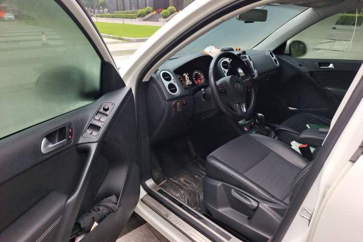 Used Volkswagen Tiguan 2016 280TSI Automatic Two-Wheel-Drive Silk Road Style Edition Driver Seat