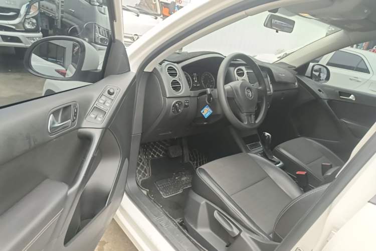 Used Volkswagen Tiguan 2016 280TSI Automatic Two-Wheel-Drive Silk Road Style Edition Driver Seat